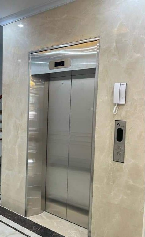 Nhà tôi cho thuê Nhà căn góc, mới, 114m2_ 4T; vỉa hè, Đội Cấn-46 Tr - Ảnh 1